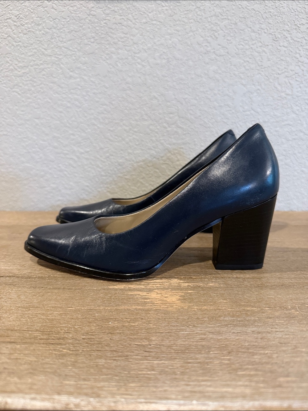 Vintage Seychelles Navy Blue Leather Pumps